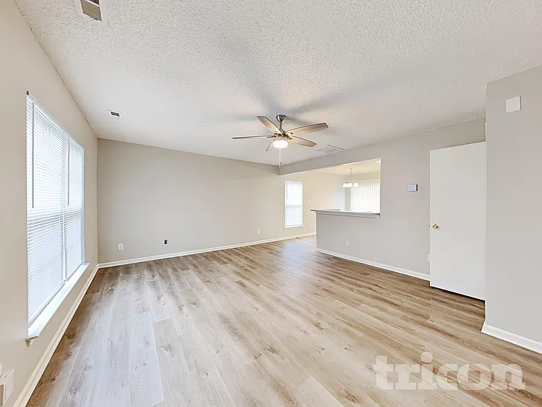5818 Greenway Vista Ln — Photo 2