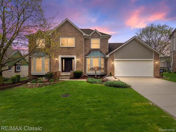 17183 Summit Dr, Northville, MI 48168