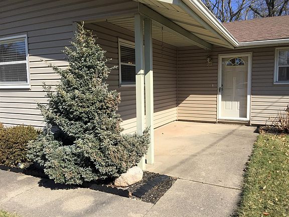 2nd image of 1406 Fairlane Dr
