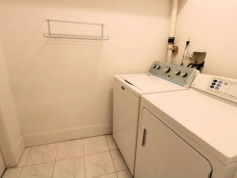 25 Aspinwall Ave #1C — Photo 6