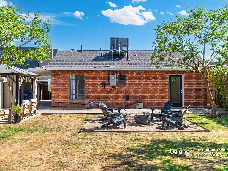 1136 E Almeria Rd — Photo 8