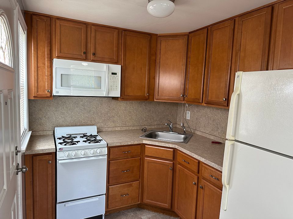 1st image of 118 W Parkway Ave APT A