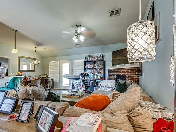3rd image of 516 S Castle Ridge Ln