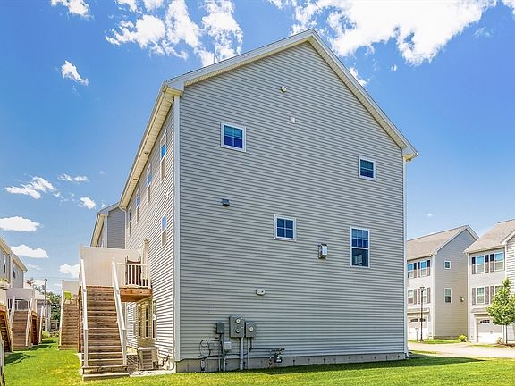 3rd image of 1400 Gorham St Unit 42
