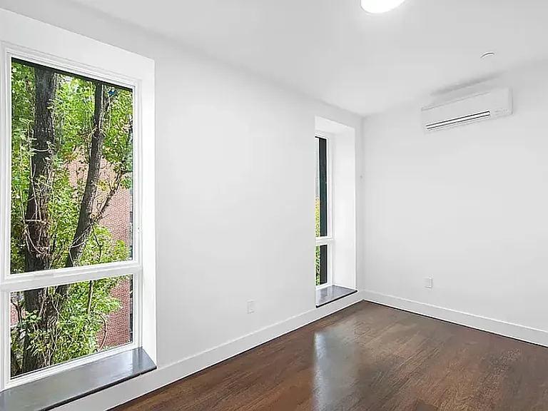 214 E 35th St #4B — Photo 6