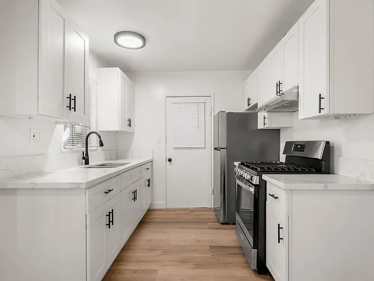 3862 Potomac Ave #2A — Photo 2