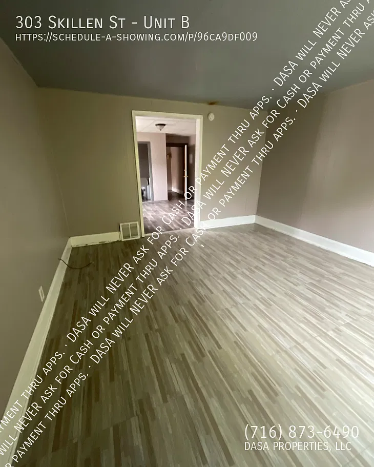 303 Skillen Unit B - 2 Bed / 1 Bath — Photo 3