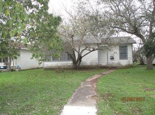 1418 W 7th St, Freeport, TX 77541