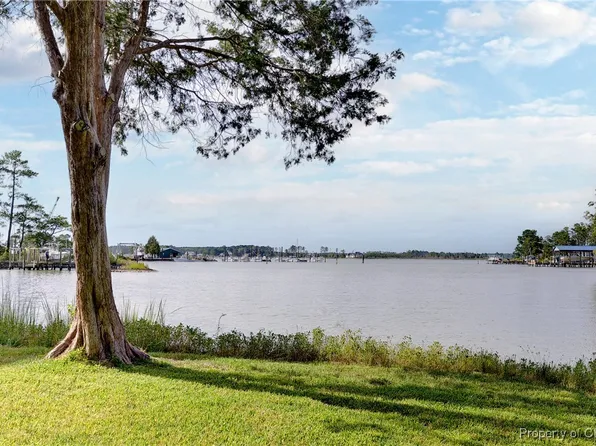 3055 Mill Point Rd, Hayes, VA 23072