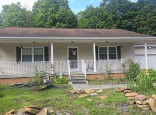 2139 Coalfield Trl, Charmco, WV 25958