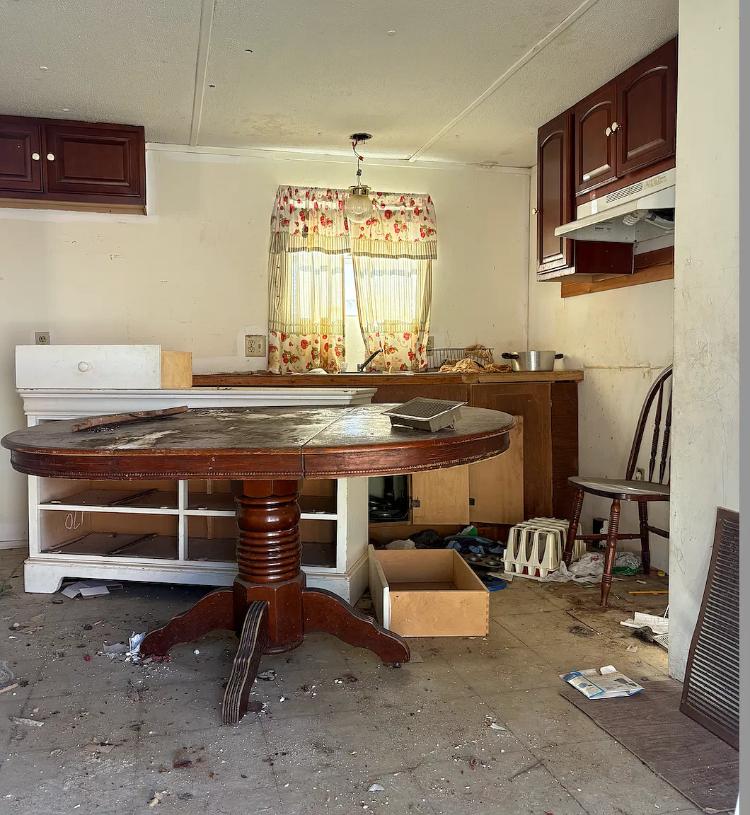 3 bed, 920 sqft, $225 — Photo 3