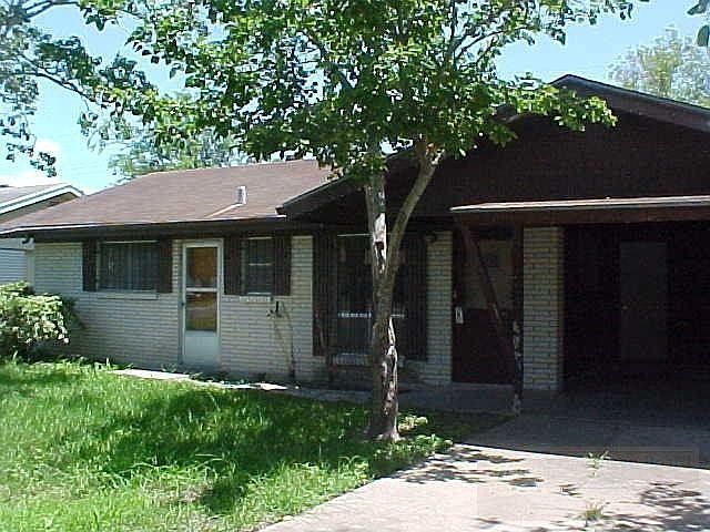 1st image of 114 E Barbara St