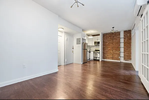 Rented by REAL New York | media 9