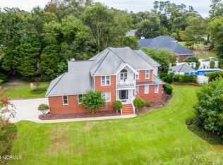 701 Oystercatcher Dr, Hampstead, NC 28443