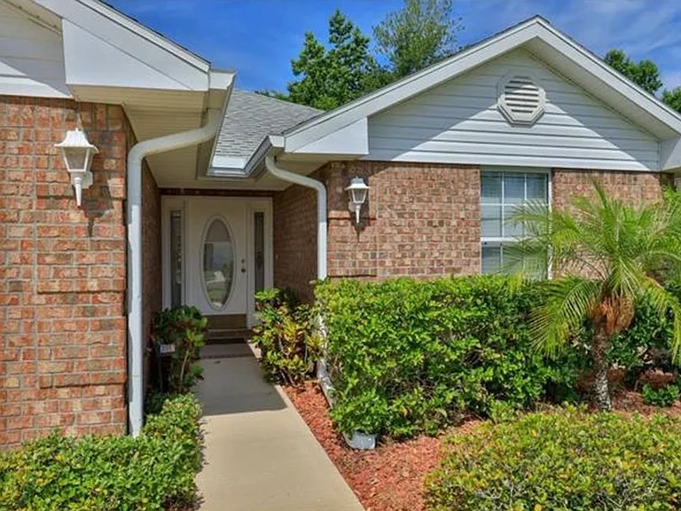 598 Coral Trace Blvd — Photo 2