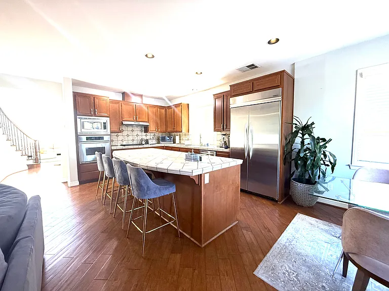 1520 Hillsborough St — Photo 5