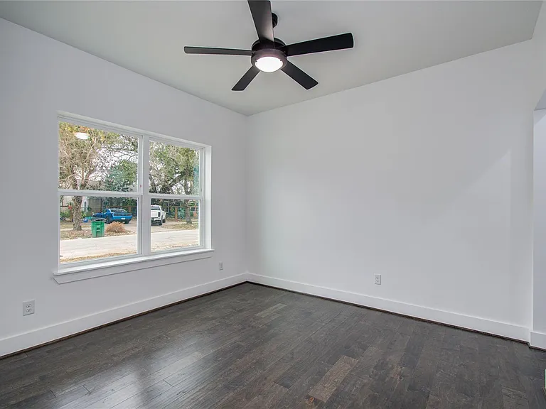 5024 Winnetka St #C — Photo 13