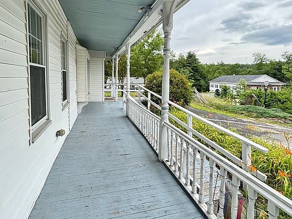 3rd image of 531 Summer St