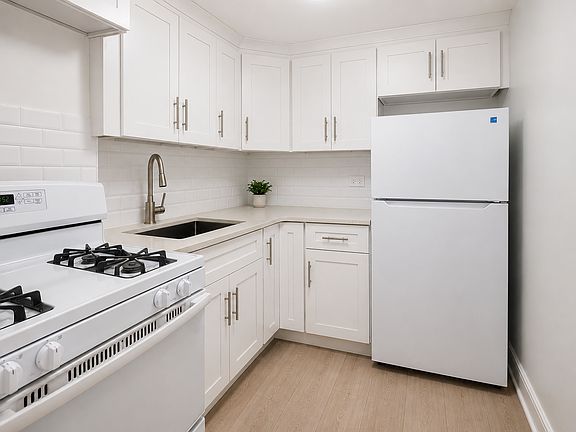2nd image of 399 Ocean Pkwy #L2