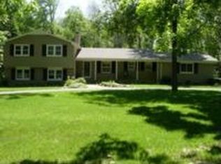 2851 Devonwood Dr, Troy, MI 48098