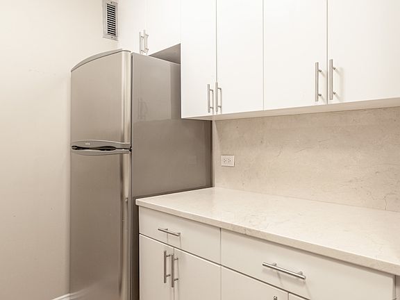 5th image of 30 W 63rd St APT 7A