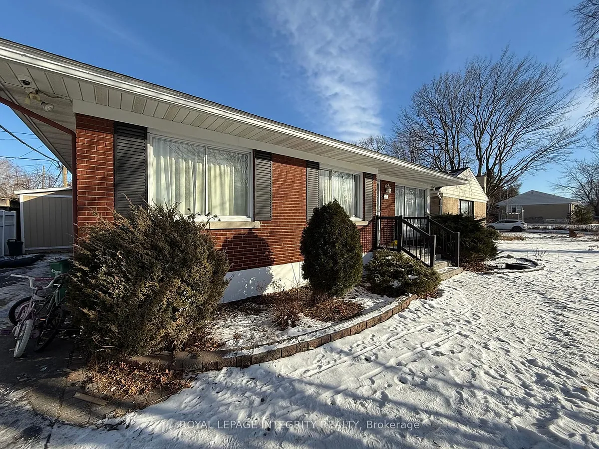 Photo 2 of 14 - 1171 Checkers Rd #B - Ottawa, ON Building Photo - 1171 Checkers Rd #B