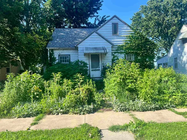 1433 Forest Ave, Waterloo, IA 50702