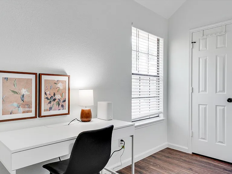 922 Blackstone Dr — Photo 26