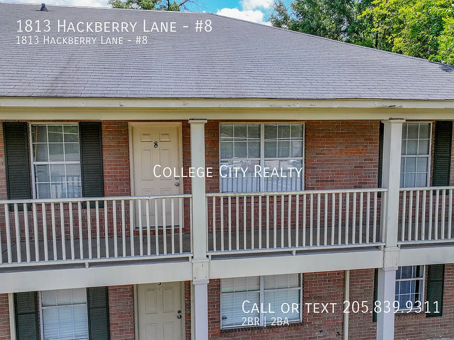 1813 hackberry Lane — Photo 2