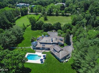 557 Round Hill Rd, Greenwich, CT 06831