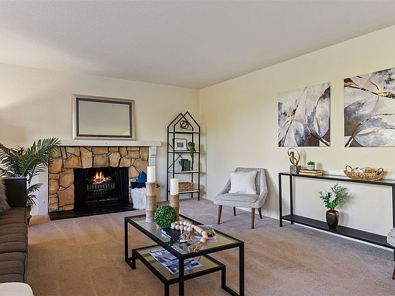 3rd image of 17914 23rd Lane NE #204
