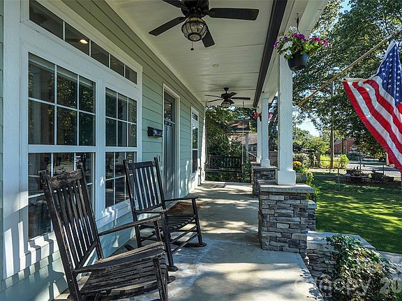 4th image of 1216 Effingham Rd