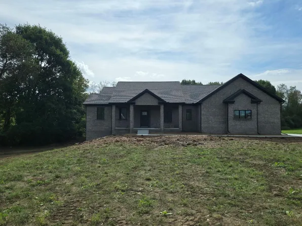 2265 Equestrian Trail Dr, Metamora, MI 48455
