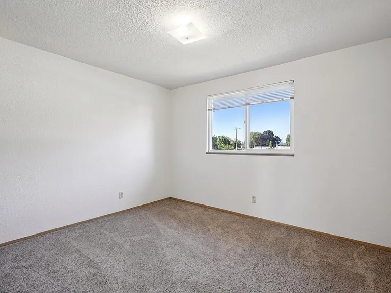 Cedar Court Apartments — Photo 22