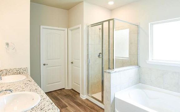 5th image of 797 Pelican Bay Dr