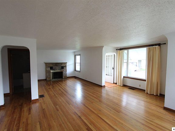 4th image of 12 Greer St