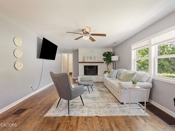 5th image of 4824 Lonas Dr