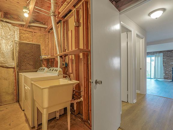 4th image of 7314 Eggar Woods Ln