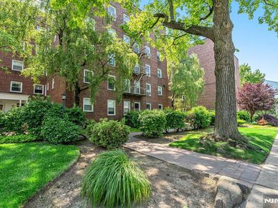 328 Bridge Plz N APT 5C, Fort Lee, NJ, 07024