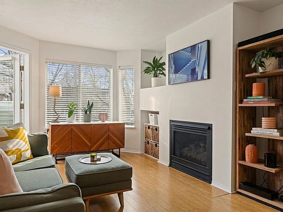 4th image of 1723 Frances St #306