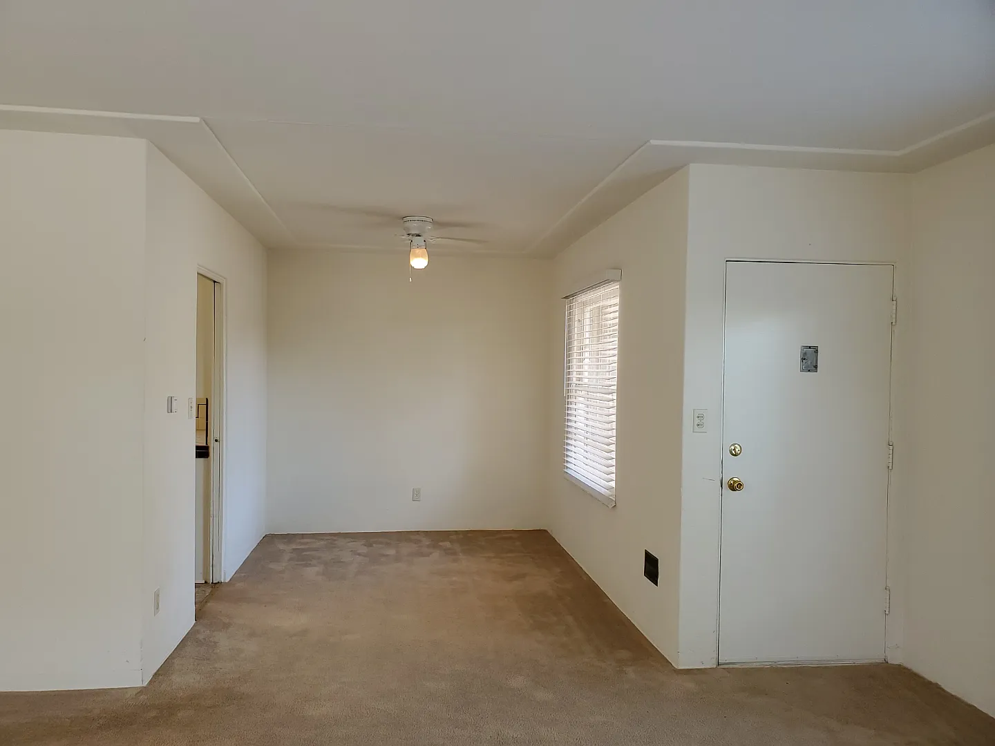 2 bed, 872 sqft, $1,475 — Photo 4