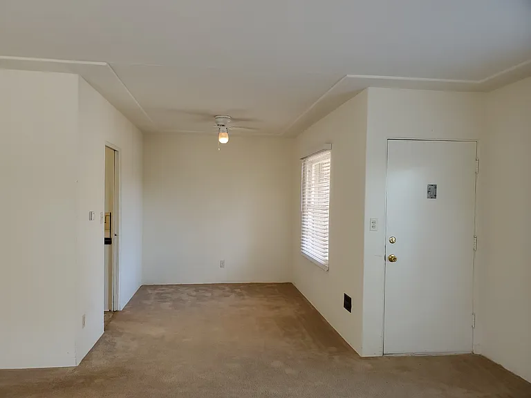 3414 N Mountain View Dr — Photo 4