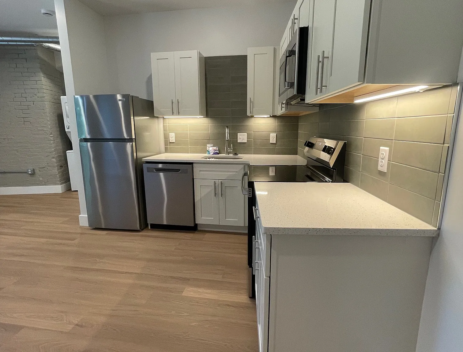 Studio, 460 sqft, $980 — Photo 3