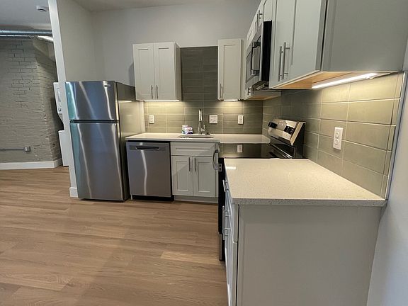 3rd image of 510 W Liberty St #12