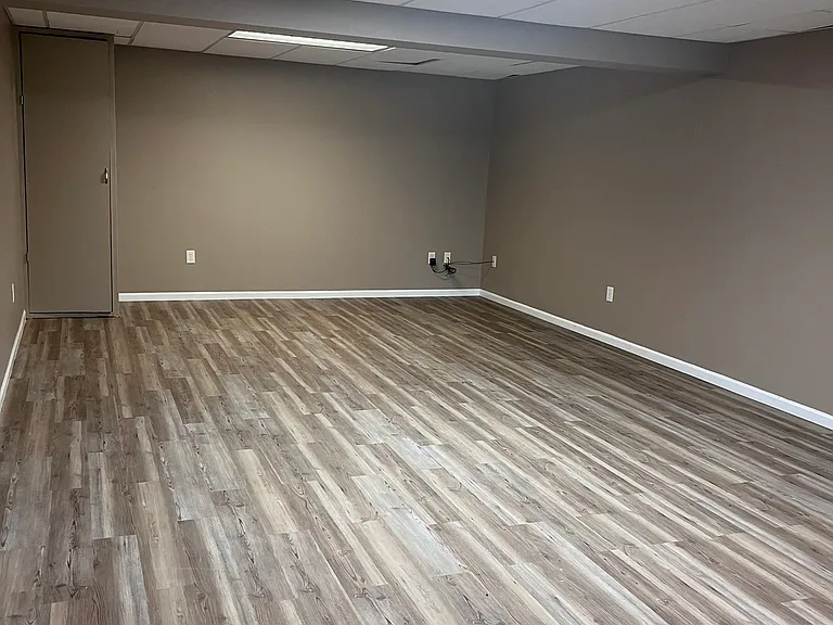 1800 Stone Manor Cir — Photo 15
