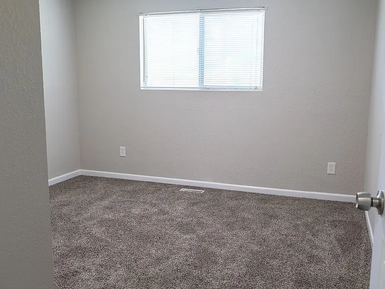 5418 Alta Loma Rd — Photo 47