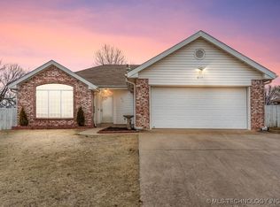 815 Lakeview Dr, Cushing, OK 74023