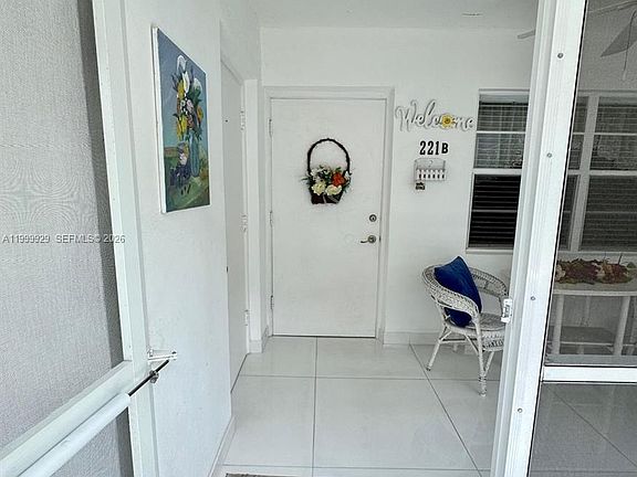4th image of 581 Blue Heron Dr APT 221B