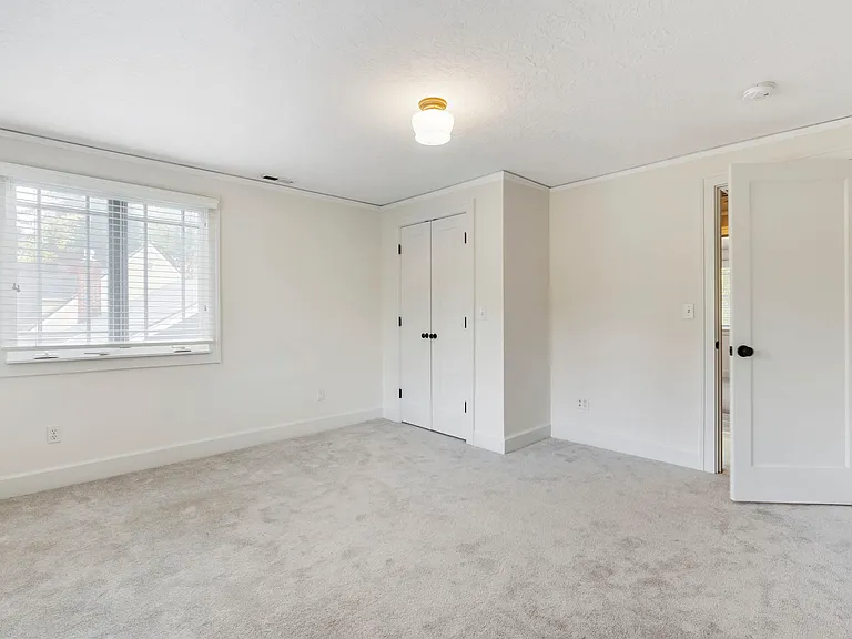 2605 NE 35th Ave — Photo 18