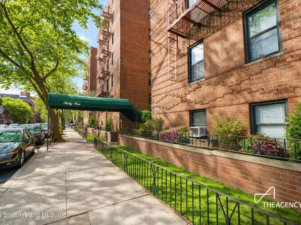61 Oliver St APT 5K, Brooklyn, NY 11209